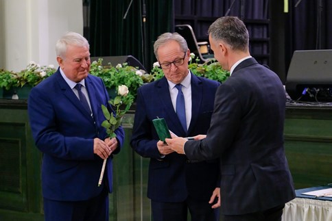  Életműdíjat vehetett át Petróczki Zoltán Gábor a Gyulai Tankerületi Központ korábbi szakmai igazgatóhelyettese